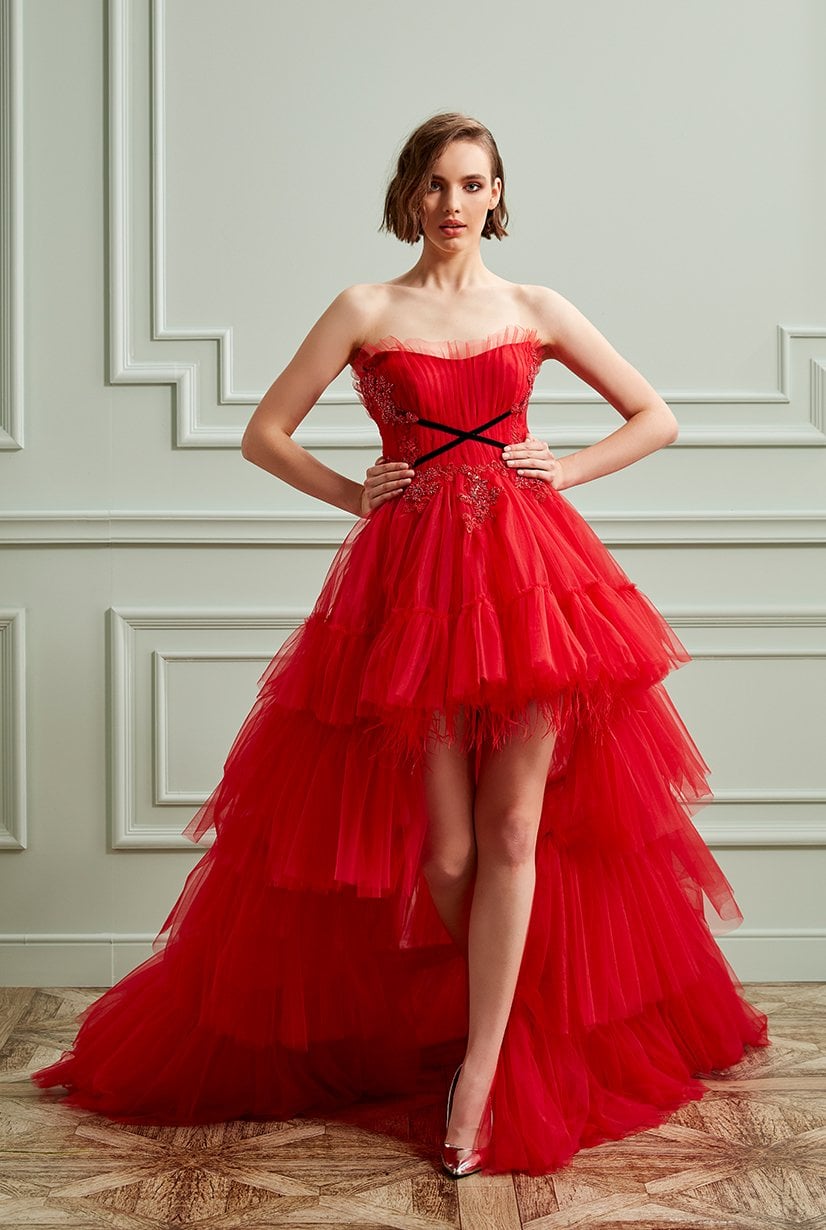 Vestido de noche de cola larga con falda drapeada de tul sin tirantes en la parte delantera y trasera corta Modelo