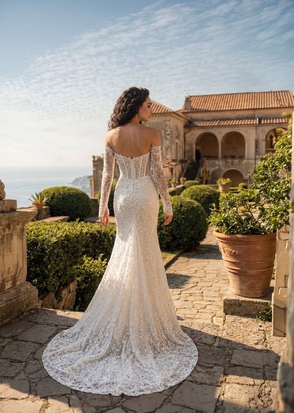 Fransız Dantel, Dalgalı Straplez Yaka, Portatif Kol, Boyunluk Ve Başlık Detaylı, Kristal İşlemeli, Balık Ve Helen Gelinlik Modeli