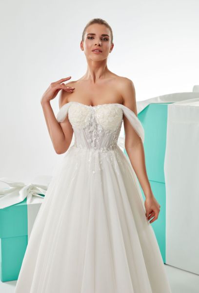 Boat Neck Helen Wedding Dress Model