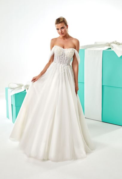 Boat Neck Helen Wedding Dress Model