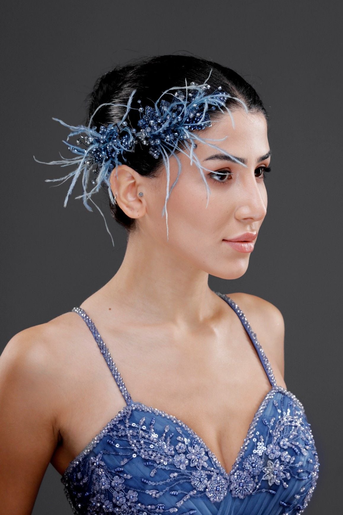 CORONA DE BODA DE COMPROMISO CON HENNA Y CUENTAS DE CRISTAL AZUL ST751