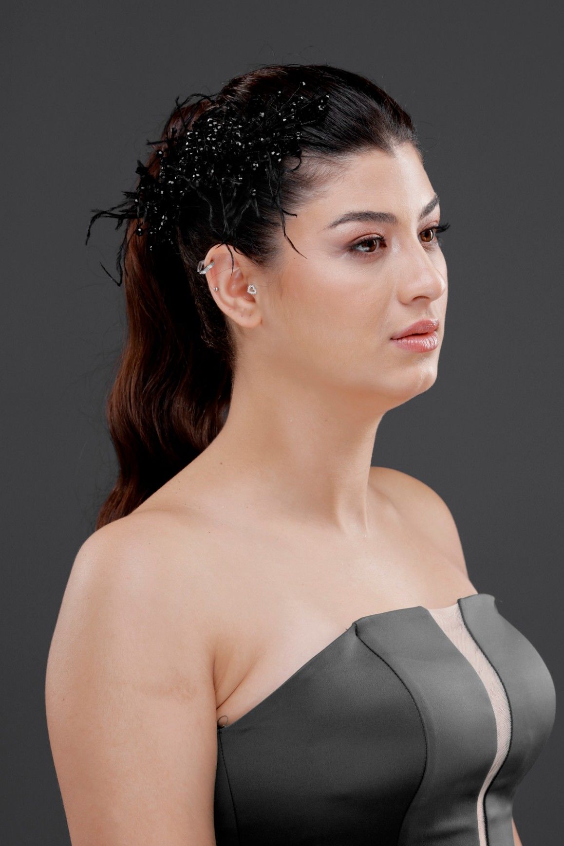 CORONA DE BODA DE COMPROMISO CON HENNA Y CUENTAS DE CRISTAL NEGRA ST751