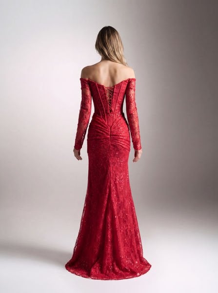 Kırmızı Payetli Dantel Kumaşlı, Off-Shoulder Yakalı, Korsaj Detaylı ve Kuyruklu Balık Model Abiye