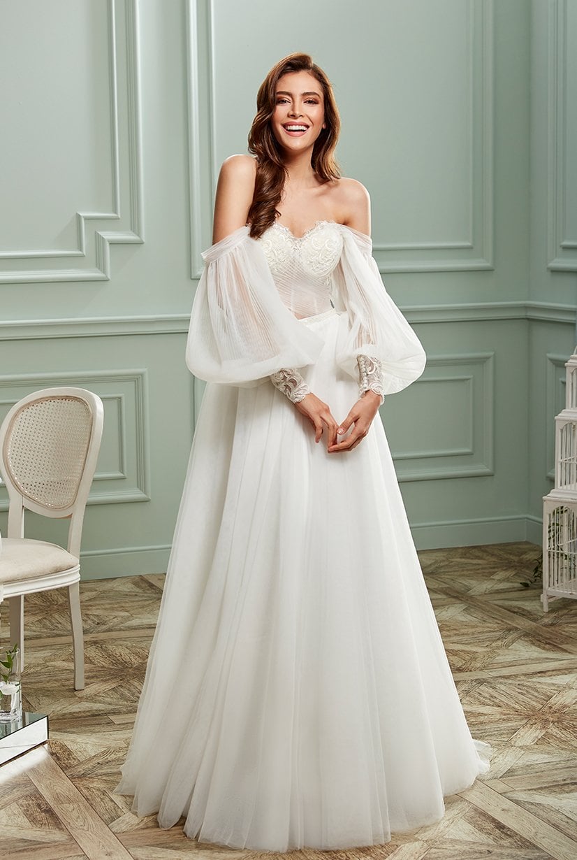 Mangas globo plisadas, detalle de encaje, vestido de novia modelo Helen
